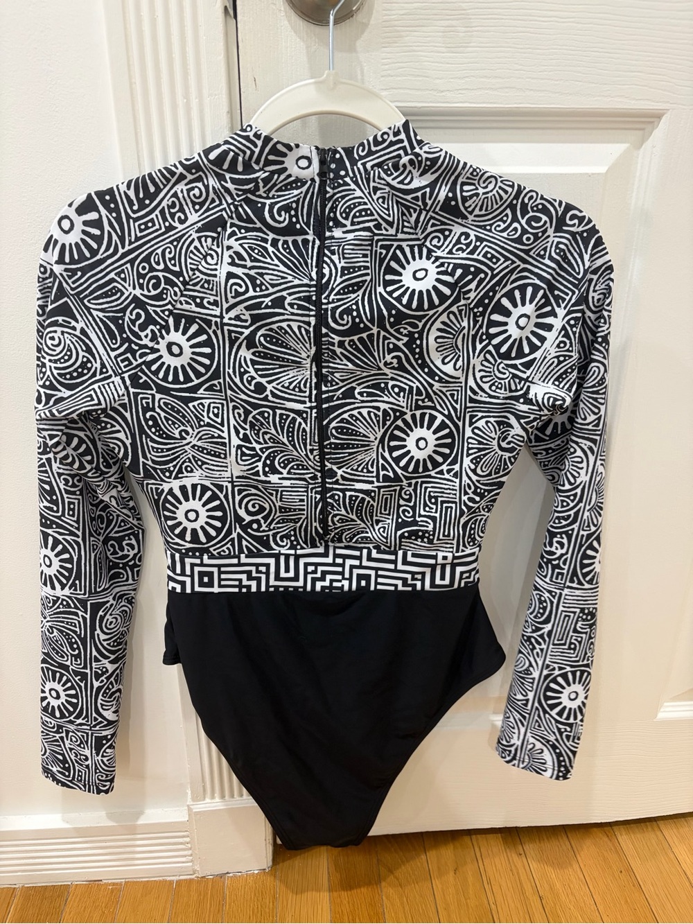 Long-Sleeve Black & White Printed womens One-Piece Swimsuit